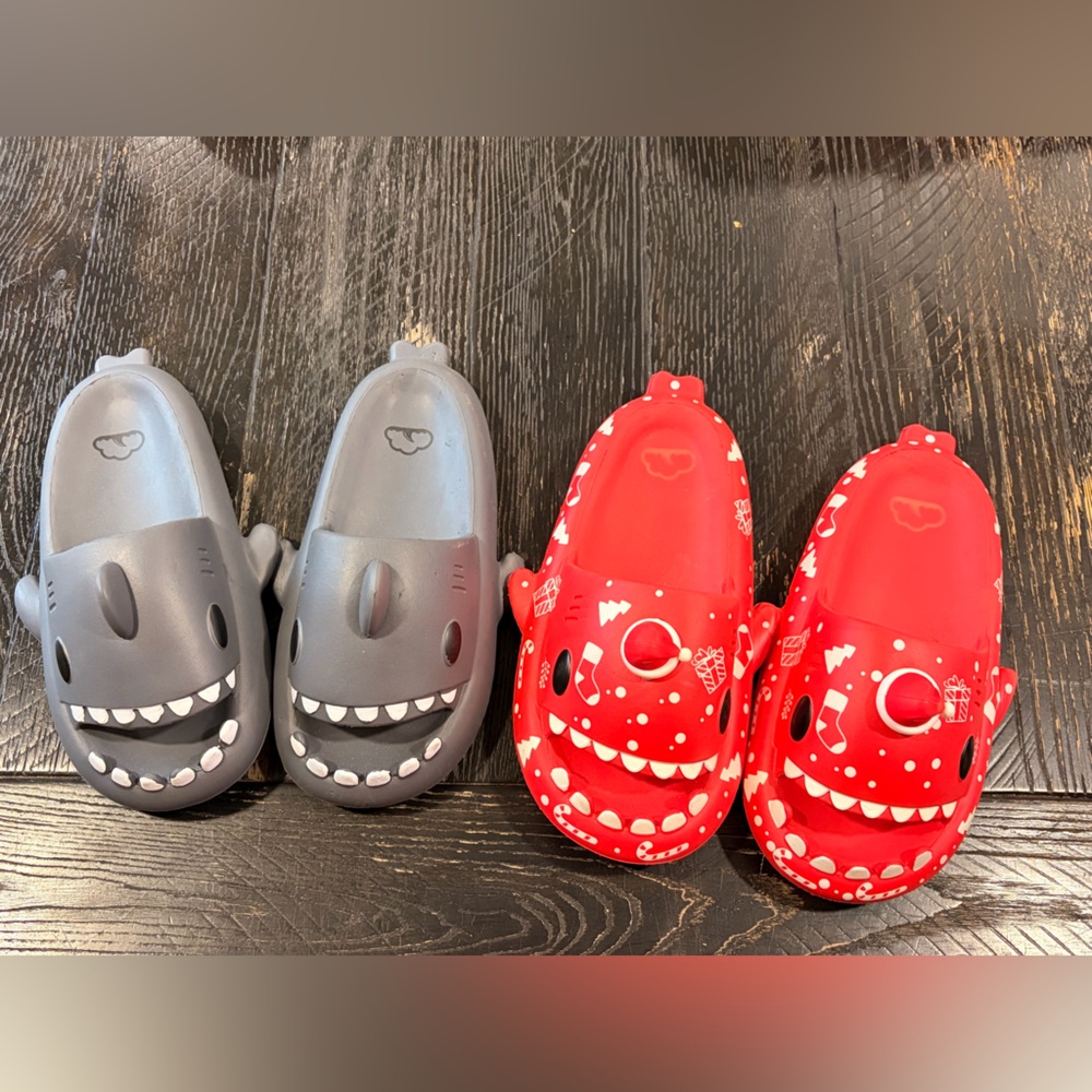 Two pairs of Cloud Sharks Crics/sandals grey & Christmas size 40-41 W9 Mens7
